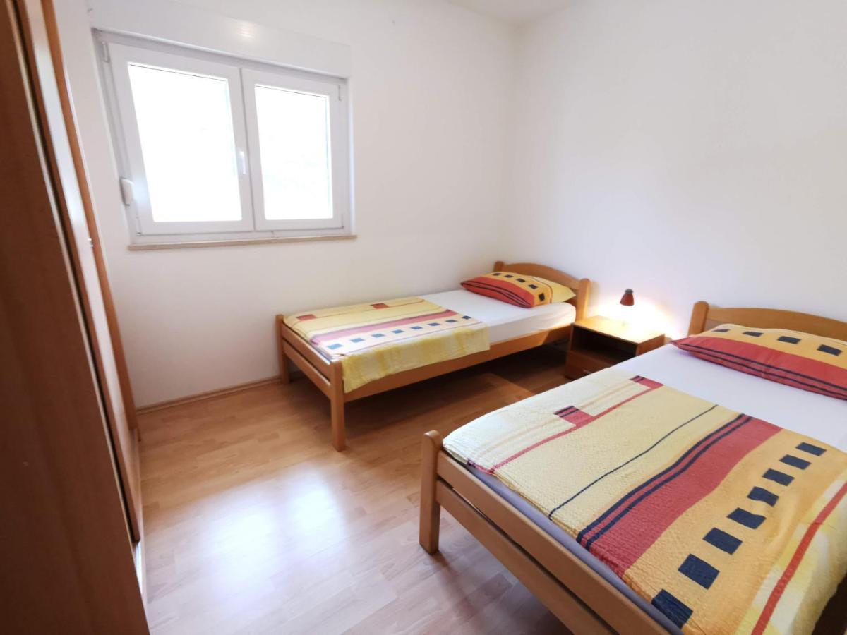 מדולין Apartment Dundo In Quiet Green Area מראה חיצוני תמונה