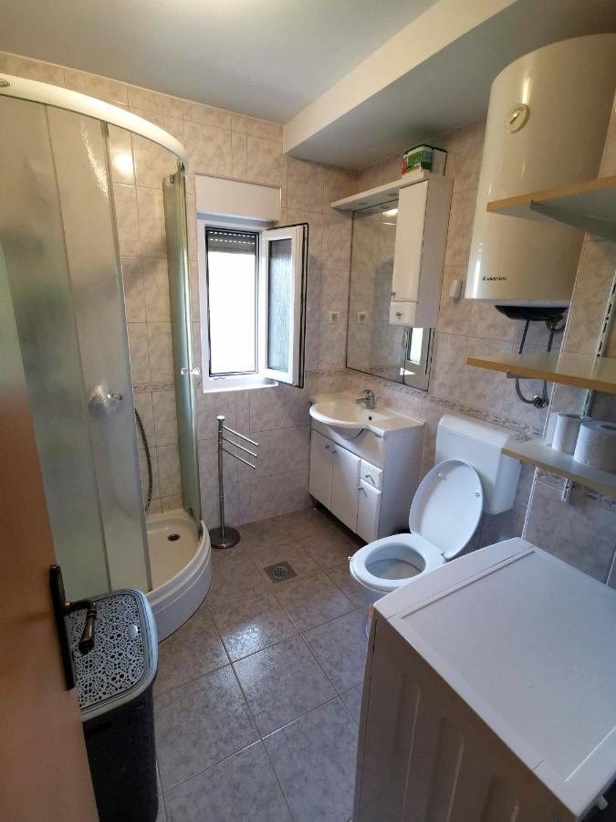 מדולין Apartment Dundo In Quiet Green Area מראה חיצוני תמונה