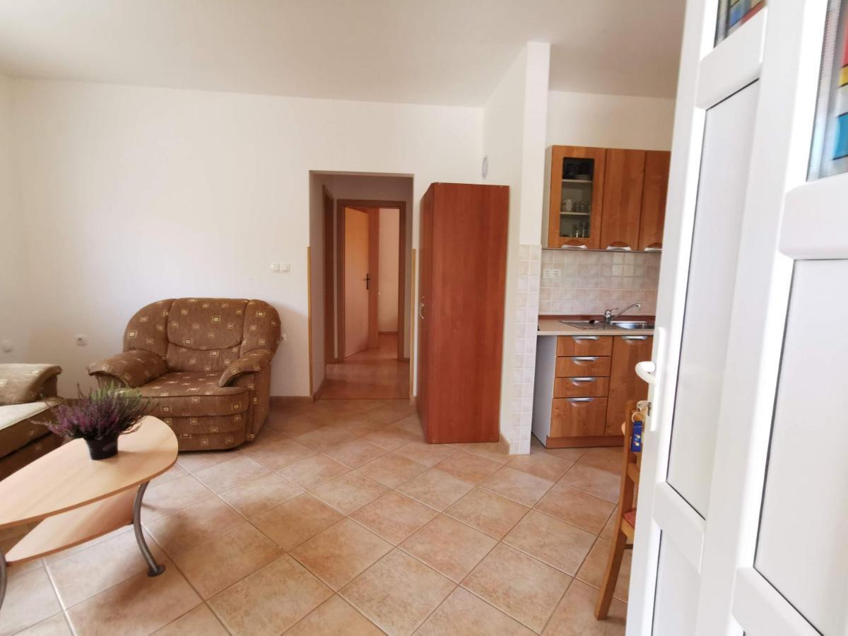 מדולין Apartment Dundo In Quiet Green Area מראה חיצוני תמונה