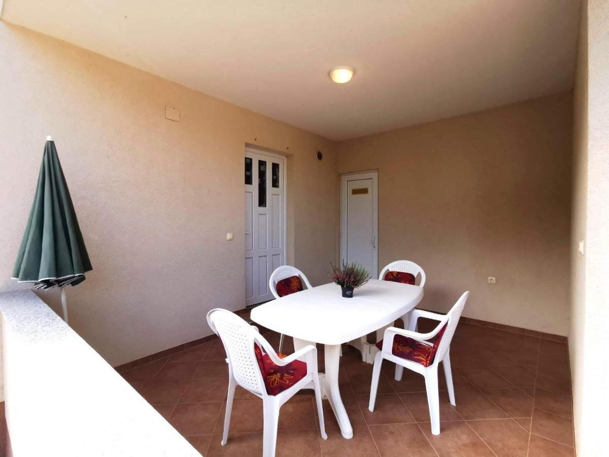 מדולין Apartment Dundo In Quiet Green Area מראה חיצוני תמונה