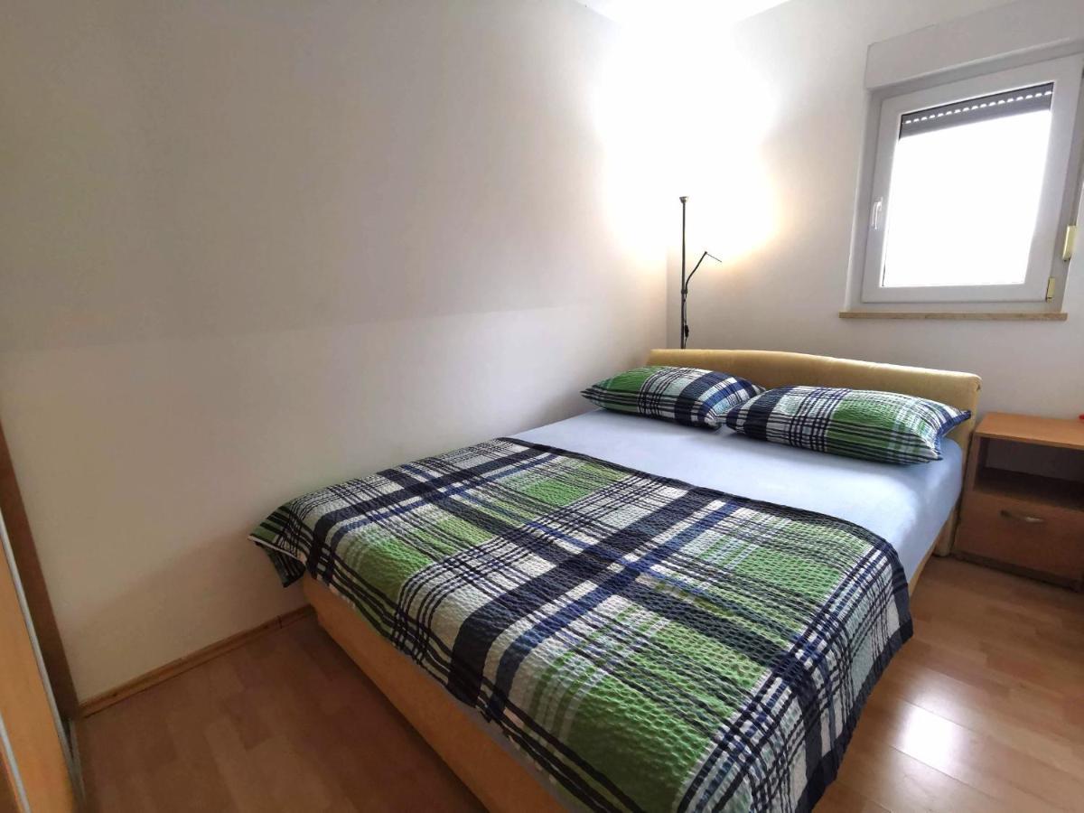 מדולין Apartment Dundo In Quiet Green Area מראה חיצוני תמונה