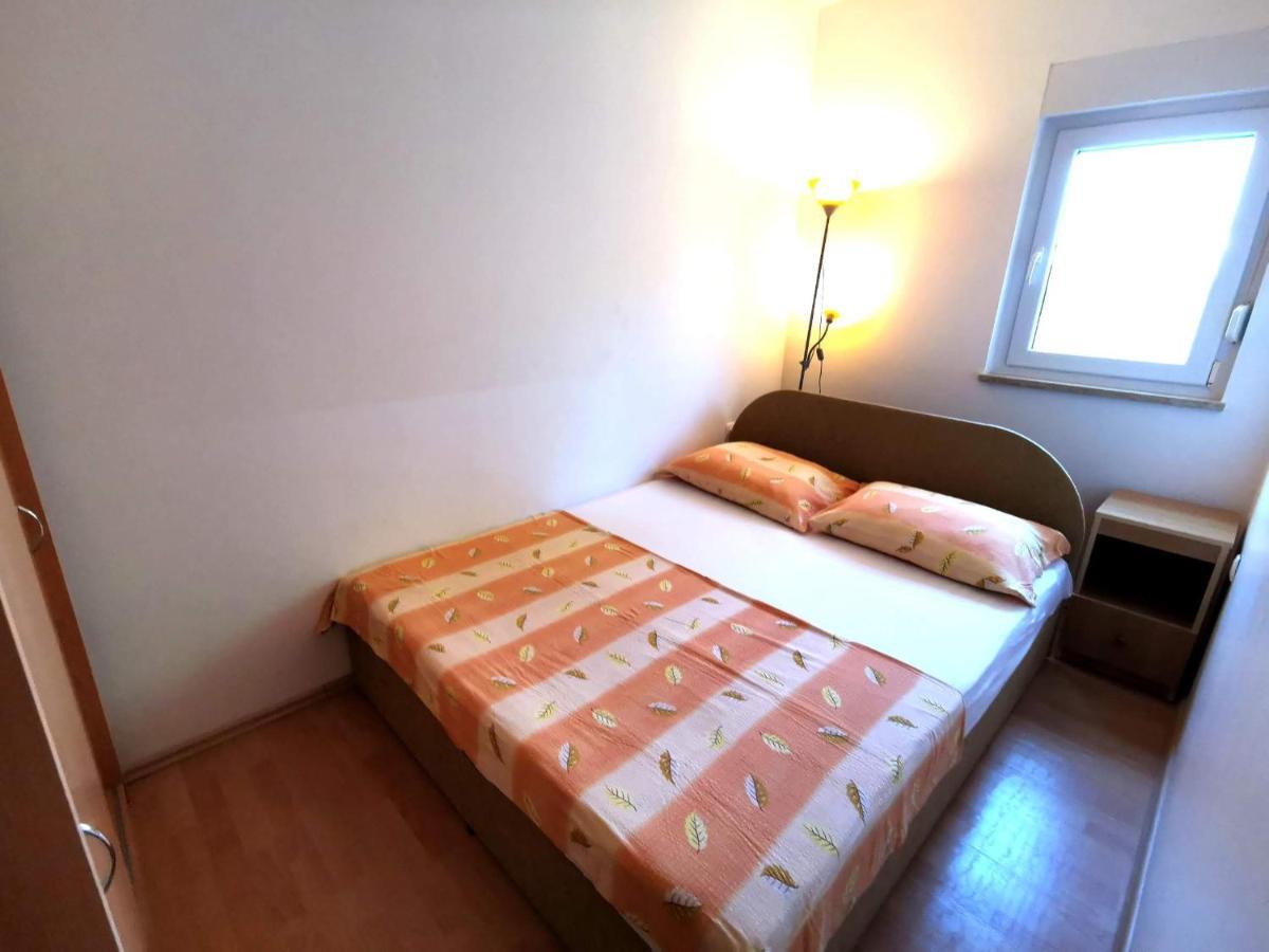 מדולין Apartment Dundo In Quiet Green Area מראה חיצוני תמונה