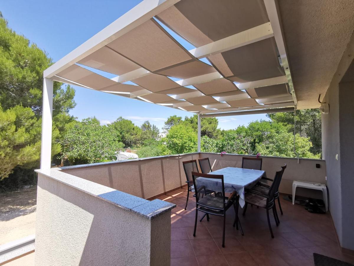מדולין Apartment Dundo In Quiet Green Area מראה חיצוני תמונה